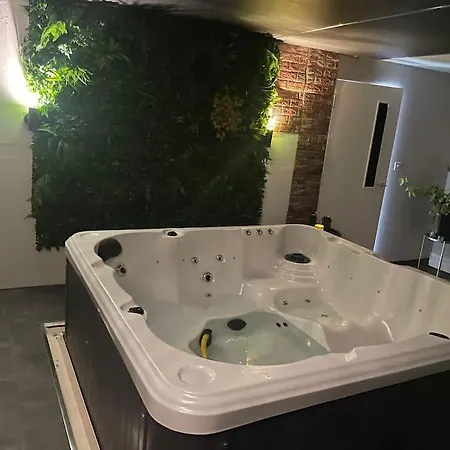 The Exclusive Jacuzzi * Birmingham