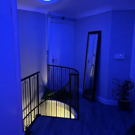 The Exclusive Jacuzzi Apartment *
